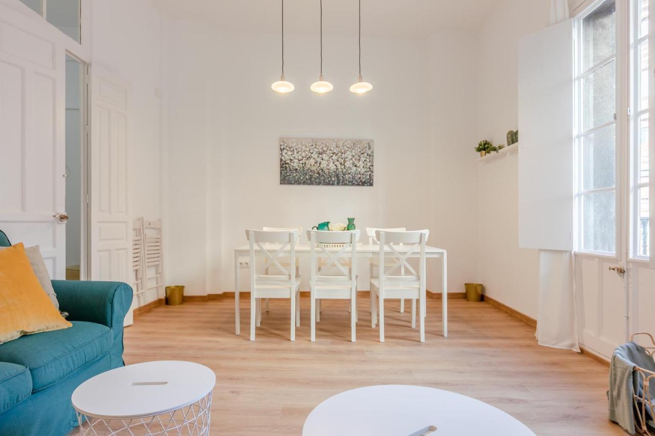 Avanti La Campana, Con Un Balcon Que Te Enamorara Del Ambiente De Sevilla Exterior photo
